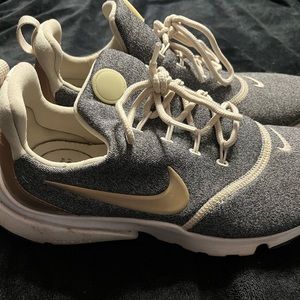 Nike tennis shoes